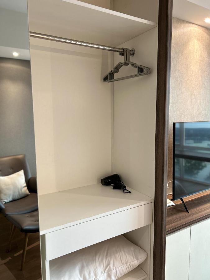 U Residence 2 Studio Apartment Pool View Tangerang Ngoại thất bức ảnh