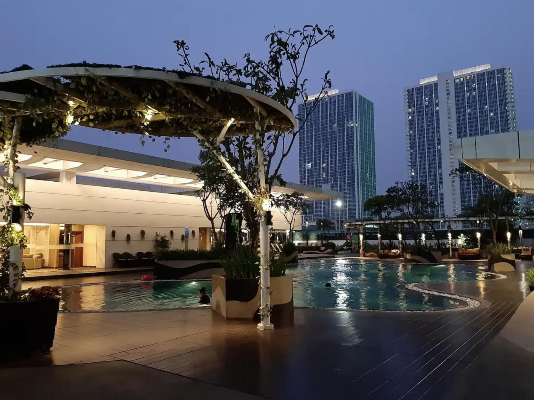U Residence 2 Studio Apartment Pool View Tangerang Ngoại thất bức ảnh