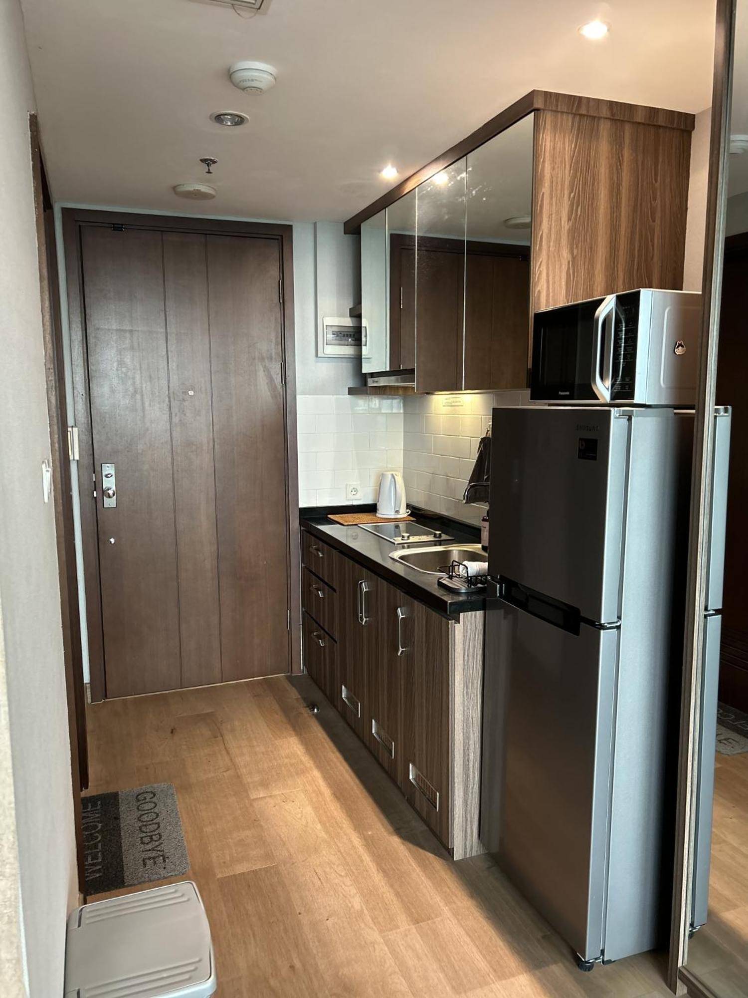 U Residence 2 Studio Apartment Pool View Tangerang Ngoại thất bức ảnh